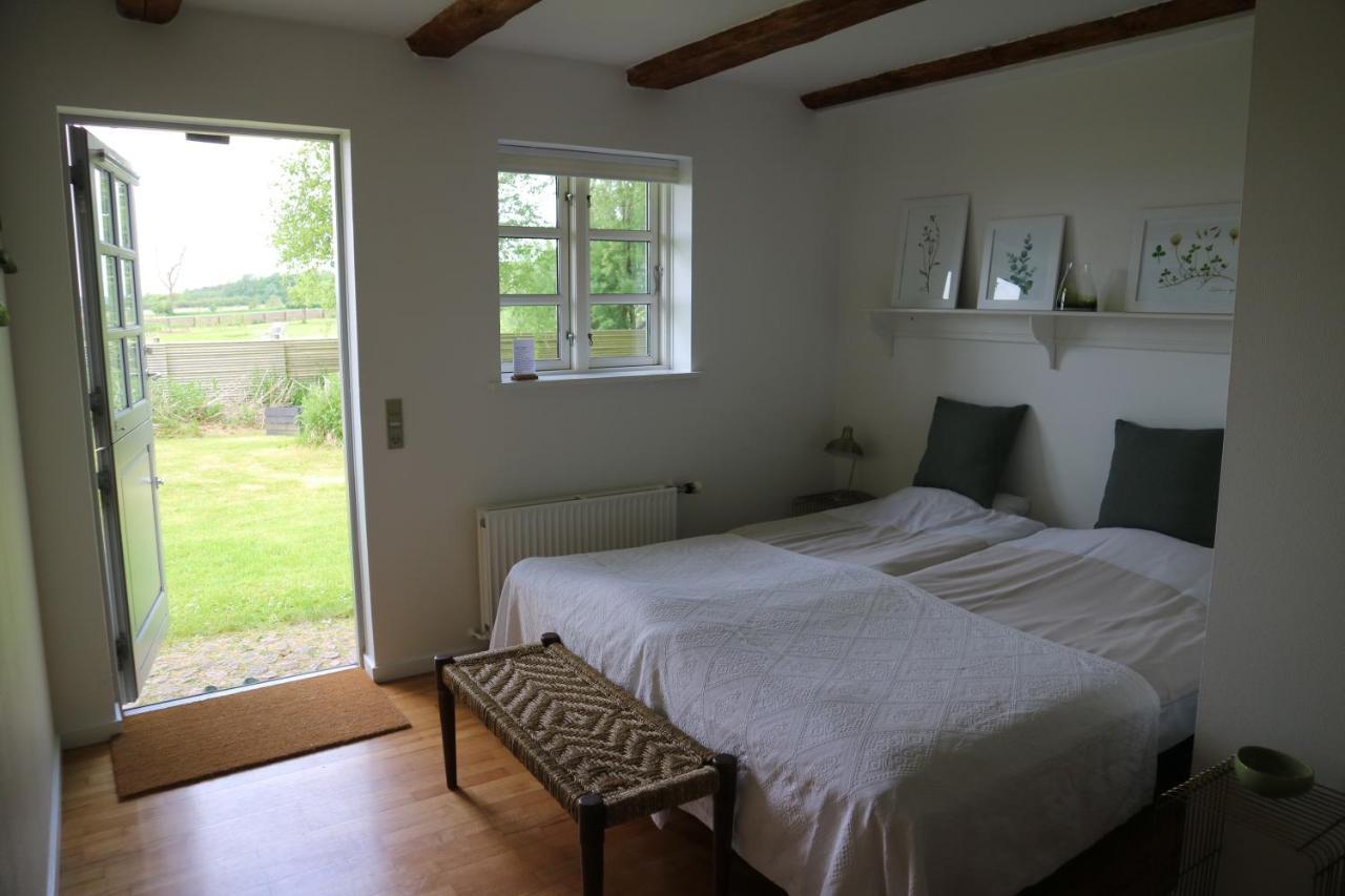 Birkelygaard Bed & Breakfast Hårby Exteriör bild
