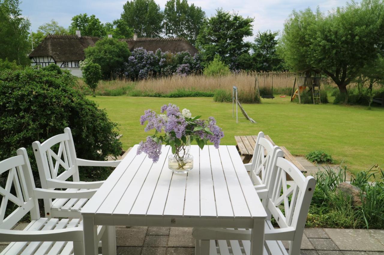 Birkelygaard Bed & Breakfast Hårby Exteriör bild